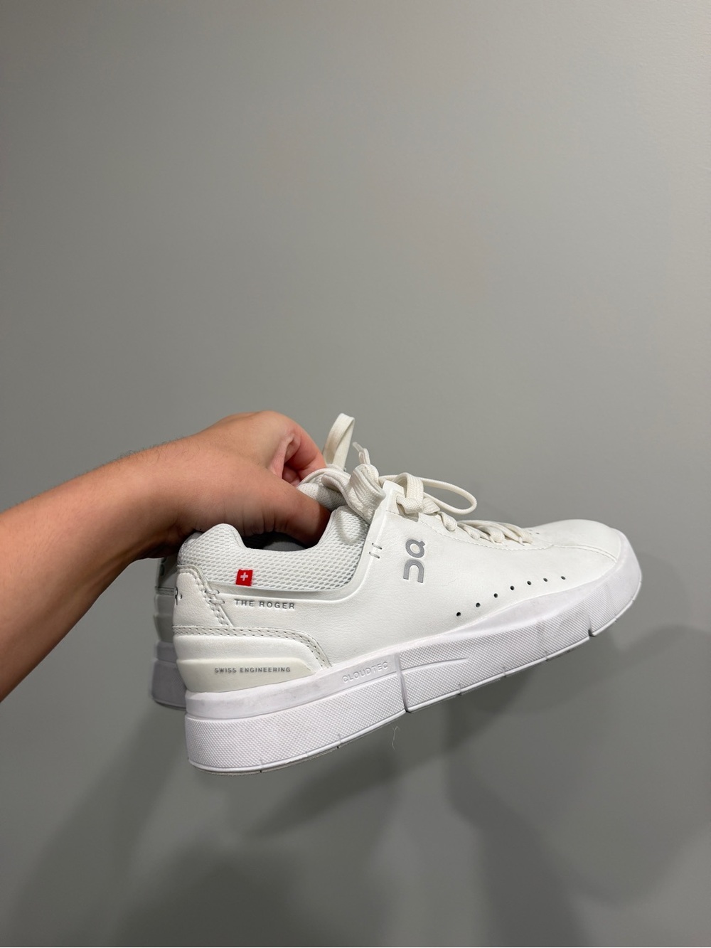 On Cloud "THE ROGER" Advantage Sneakers - All White -  size 38